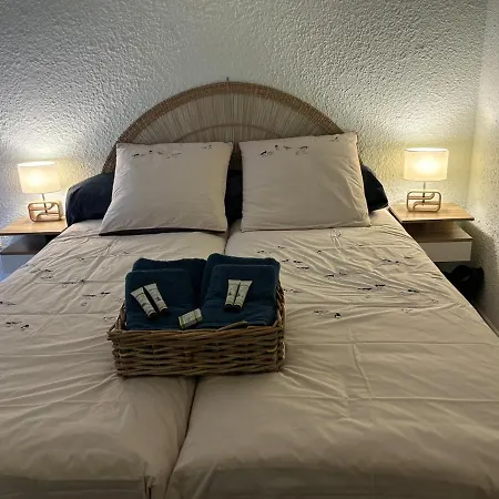 Les Volets Bleus Avec Piscine Et Jacuzzi Villa *