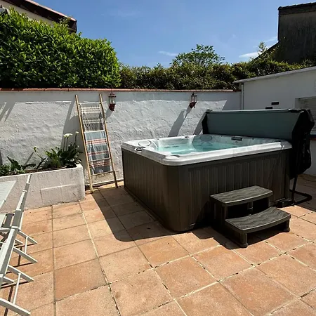 빌라 Les Volets Bleus Avec Piscine Et Jacuzzi