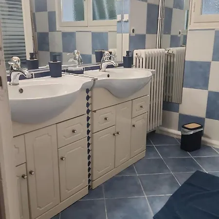 Les Volets Bleus Avec Piscine Et Jacuzzi * Lamothe-Capdeville