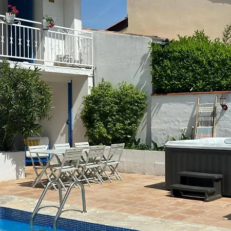 Les Volets Bleus Avec Piscine Et Jacuzzi *